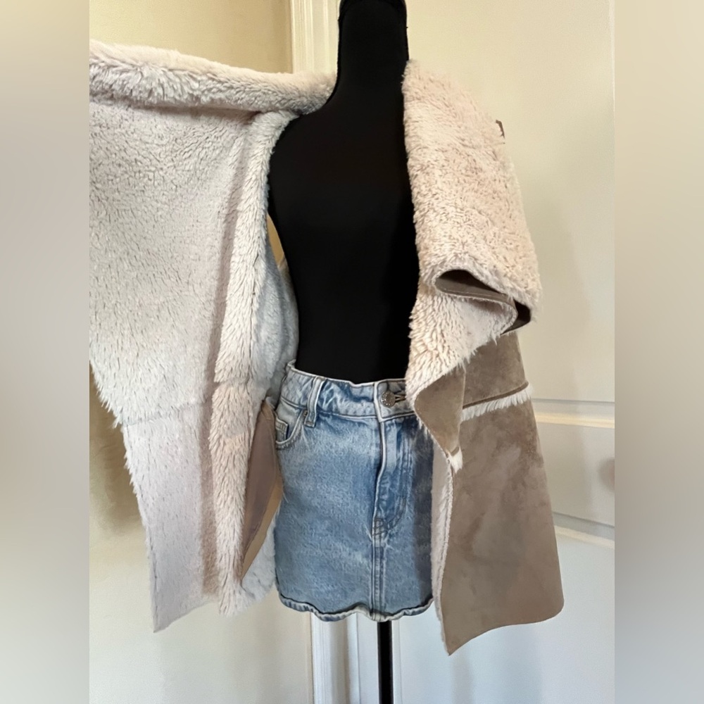 Tan and Cream Faux Shearling and Suede Vest - Picture 7 of 16